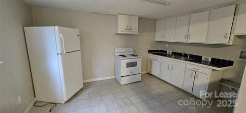 2-508 Arlington Cir Nw, Lenoir, NC, 28645-4209 | Card Image