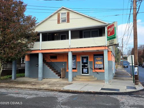 281 Hepburn St, Milton, PA, 17847-1711 | Card Image