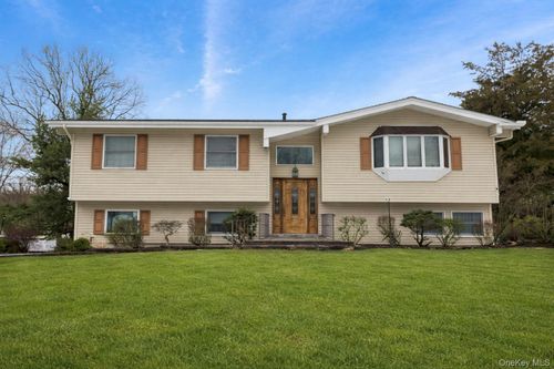 6 Hannah Ln, Valley Cottage, NY, 10989-1307 | Card Image