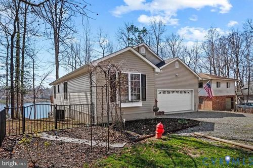 686 Lake Caroline Drive, Ruther Glen, VA, 22546 | Card Image