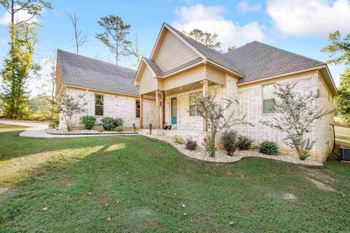 3021 Navajo Way, Benton, AR, 72019-2173 | Card Image