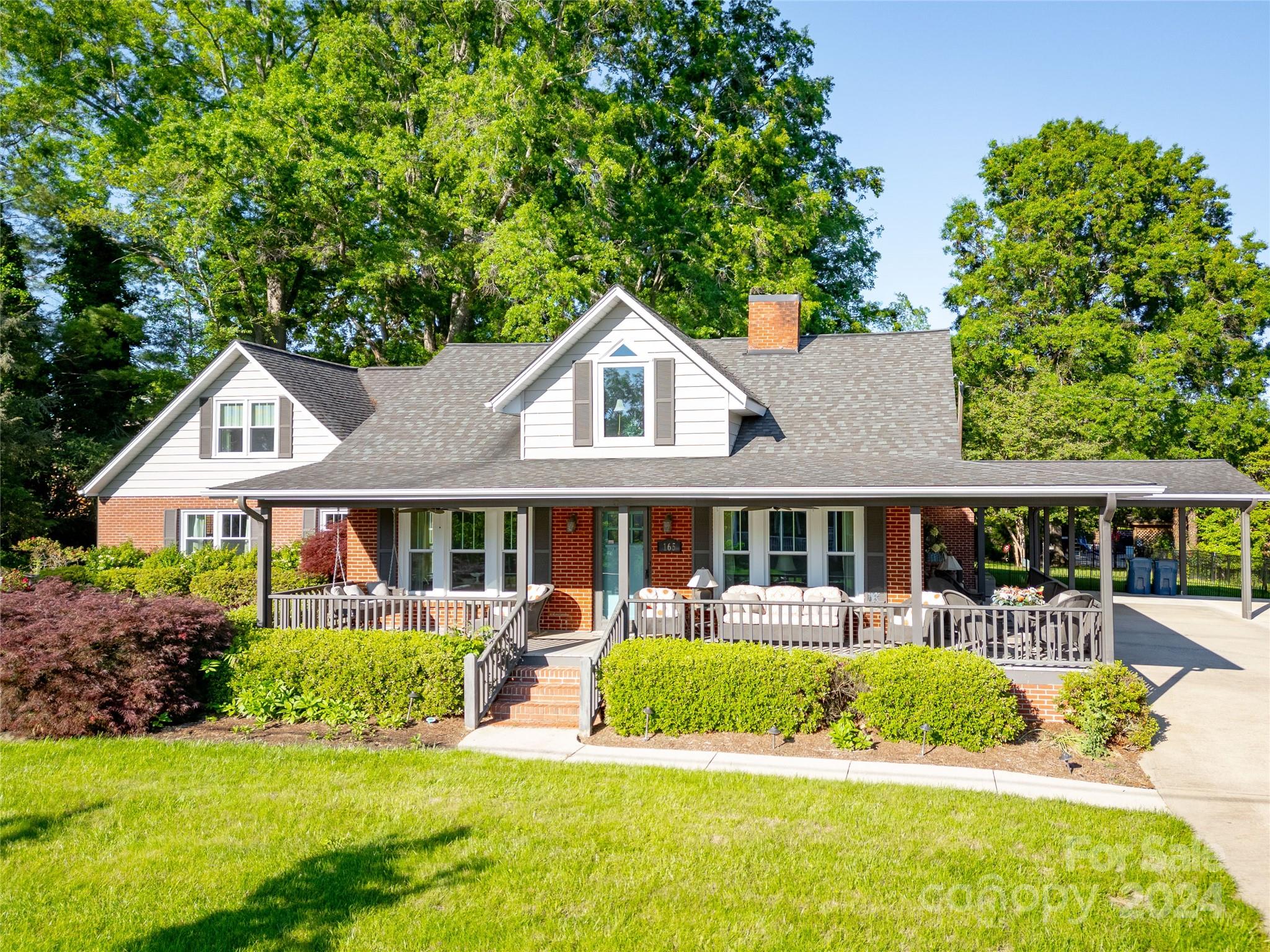 2nd St, Taylorsville, NC 28681