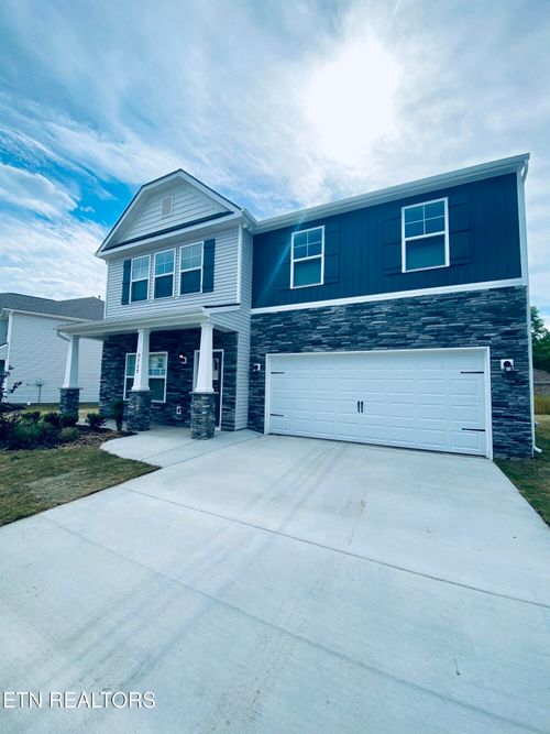 9729 War Admiral Ln, Knoxville, TN, 37931-4665 | Card Image