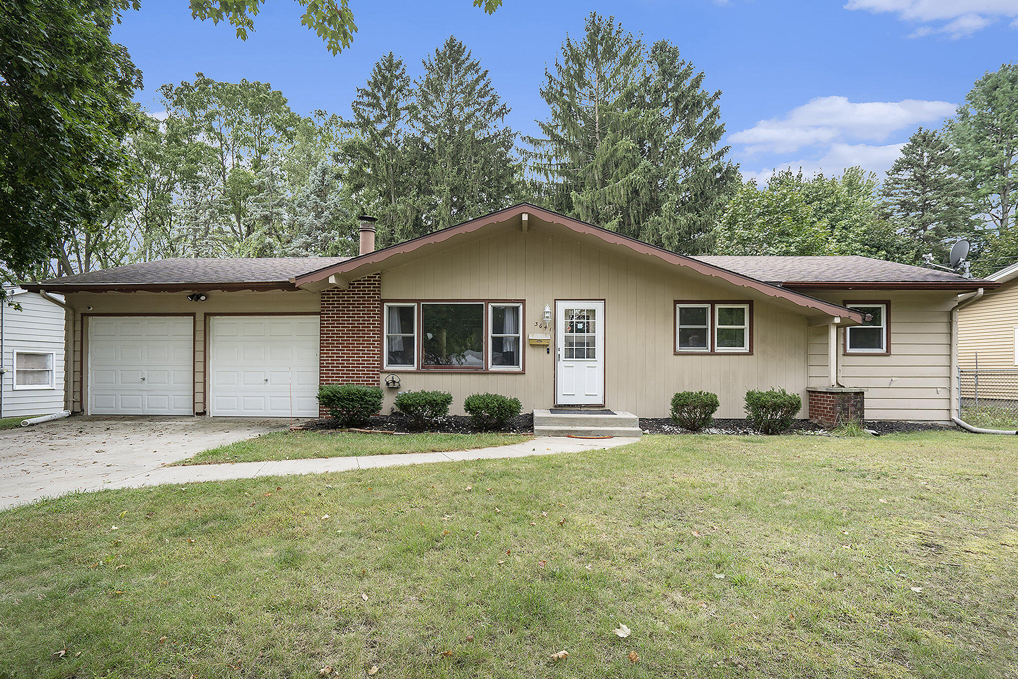 Lancaster Dr, Kalamazoo, MI 49006