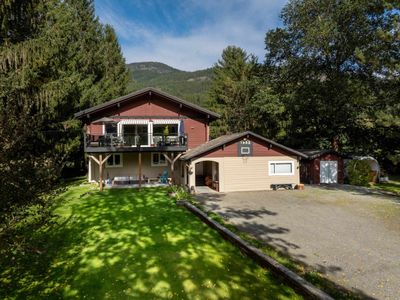 1553 Fraser Rd, House other with 4 bedrooms, 2 bathrooms and null parking in Pemberton BC | Image 1