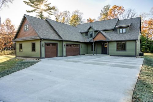 N7825 Cherokee Cir, New Lisbon, WI, 53950-9235 | Card Image