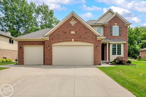 5134 Ivy Ln, East China, MI, 48054-1431 | Card Image