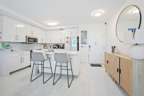 201-2651 Ne 212th Ter, Aventura, FL, 33180-1107 | Card Image