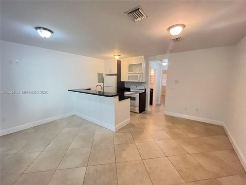 4-1034 Lenox Ave, Miami Beach, FL, 33139-4816 | Card Image