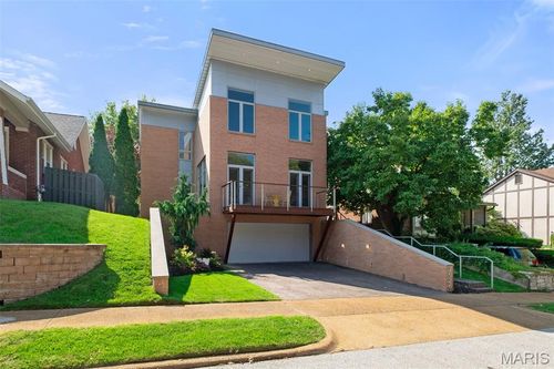 7526 Washington Ave, University City, MO, 63130-3932 | Card Image