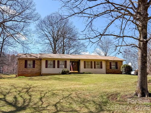 1017 3rd Ave Nw, Conover, NC, 28613-2403 | Card Image