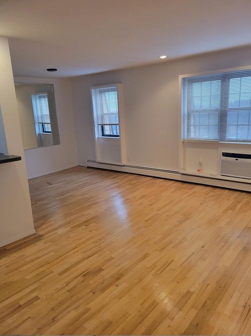 29-8424 98th St, Woodhaven, NY, 11421-1735 | Card Image