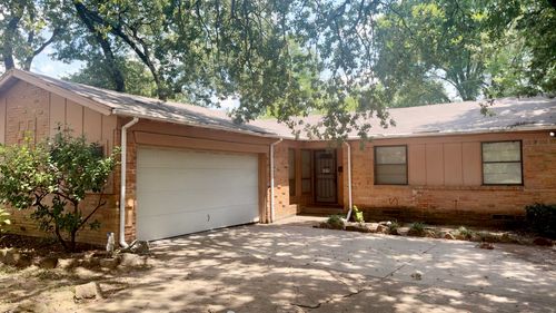 280 Old Mill Ln, Dallas, TX, 75217-7454 | Card Image