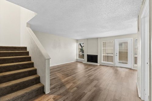 apt-292-5534 Boca Raton Blvd, Fort Worth, TX, 76112-1855 | Card Image