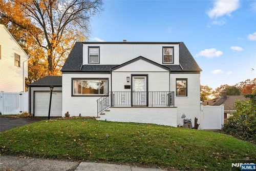 636 Elm Ave, Ridgefield, NJ, 07657-1301 | Card Image