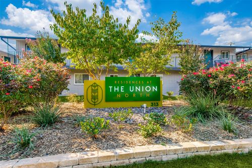 a2-2211 W Hickory St, Denton, TX, 76201-5693 | Card Image