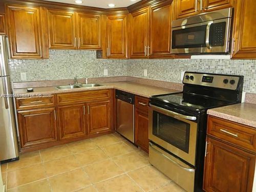 312-2025 Ne 164th St, North Miami Beach, FL, 33162-4156 | Card Image