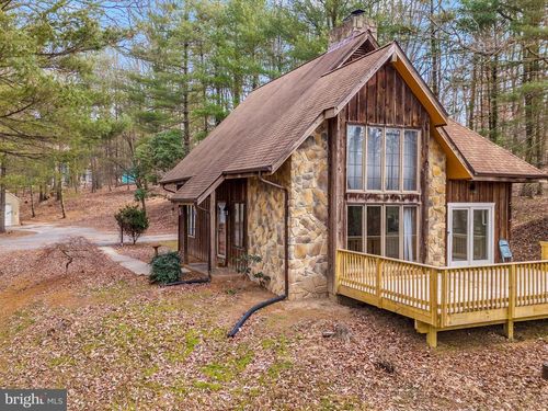 7407 Woodville Rd, MOUNT AIRY, MD, 21771-9211 | Card Image