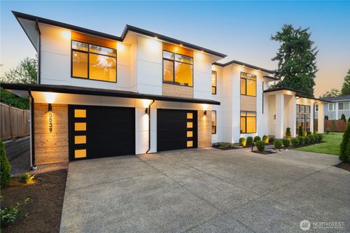 5539 116th Ave Ne, Kirkland, WA, 98033-8704 | Card Image