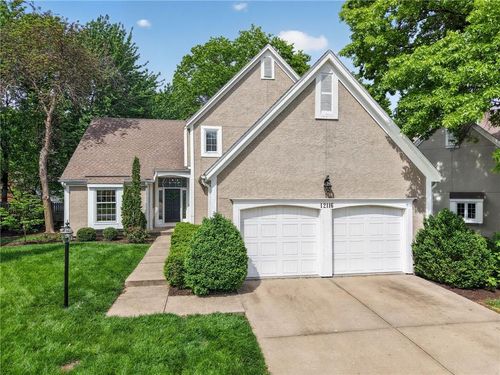 12116 Sagamore Rd, Leawood, KS, 66209-1247 | Card Image