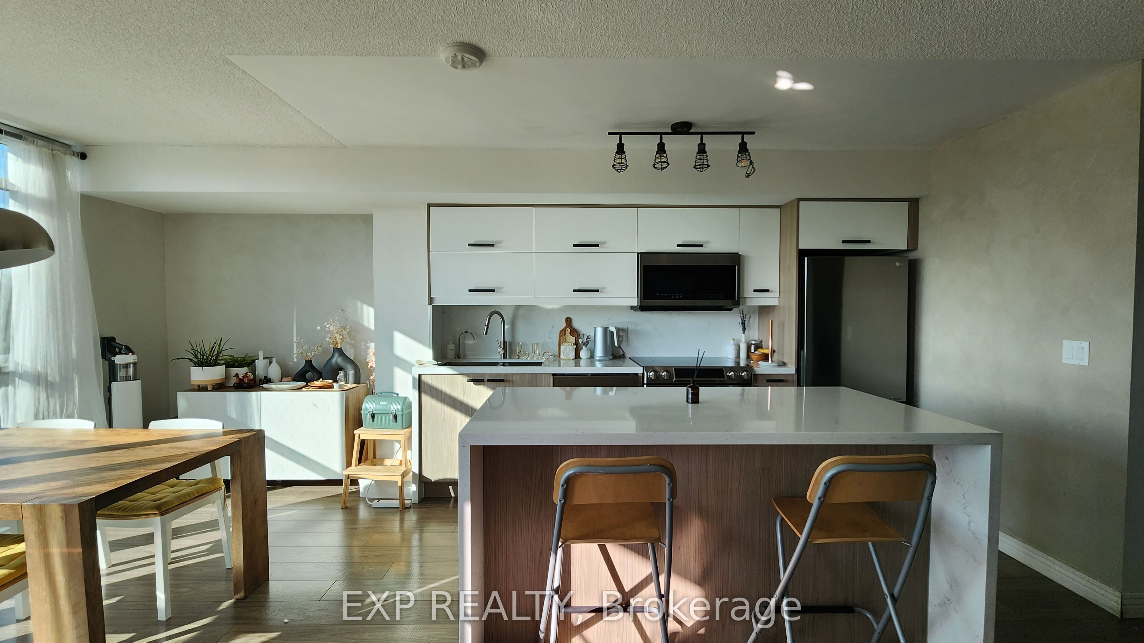 Residential Lease in Toronto C01 5