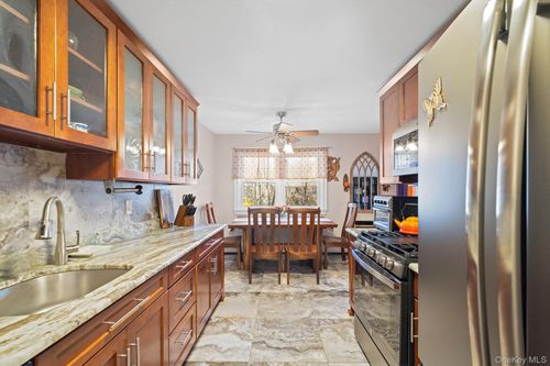 11-84 Demarest Ave, West Nyack, NY, 10994-1732 | Card Image