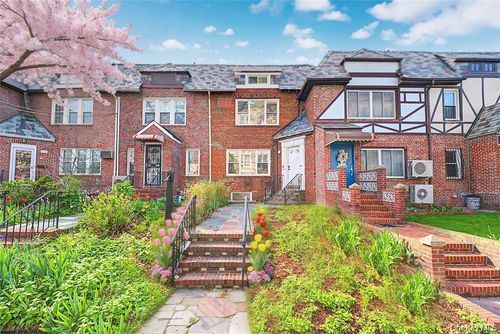 9307 69th Ave, Forest Hills, NY, 11375-5811 | Card Image