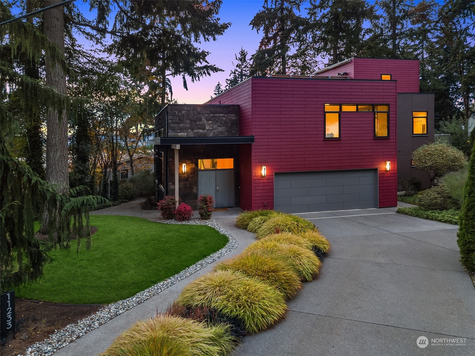 Champagne Point Rd, Kirkland, WA 98034