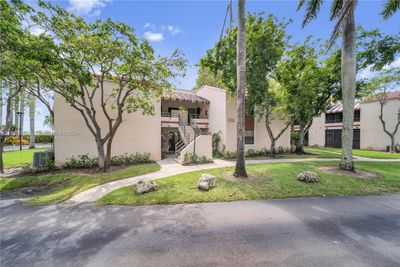 1 - 20135 Ne 3rd Ct, Condo with 2 bedrooms, 2 bathrooms and null parking in Miami FL | Image 1