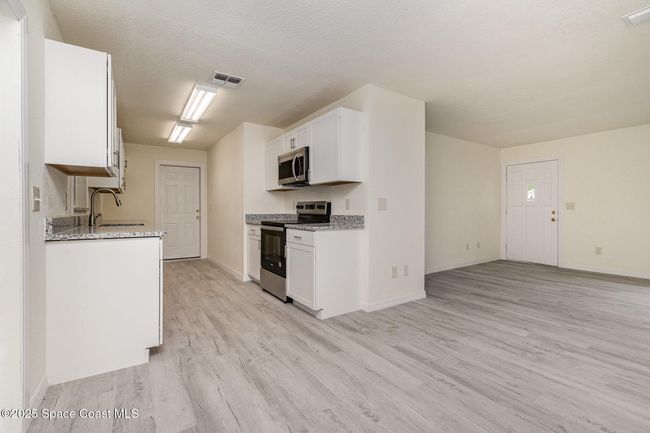 158 Billiar Ave Ne, House other with 3 bedrooms, 2 bathrooms and null parking in Palm Bay FL | Image 7
