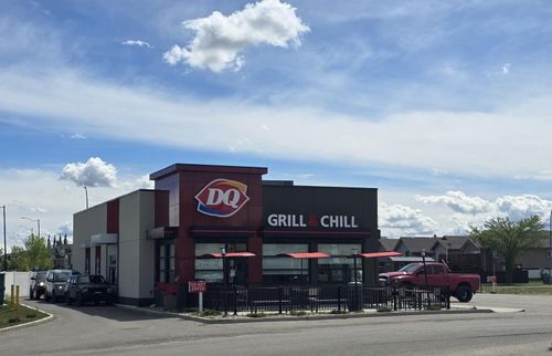 15 Hawkridge Blvd, Penhold, AB, T0M0B7 | Card Image