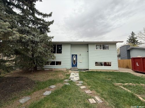 12 Queen Dr, Kindersley, SK, S0L1S2 | Card Image