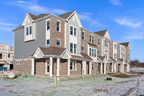 33004-6303 Sandbelt Dr, Woodridge, IL, 60517-4082 | Card Image