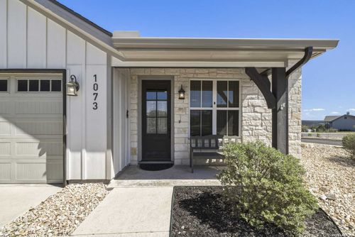 1073 Roanoke, Kerrville, TX, 78028 | Card Image