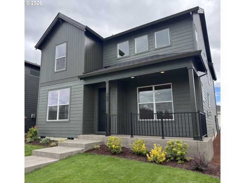 700 Magnolia Ave, Woodburn, OR, 97071-7768 | Card Image