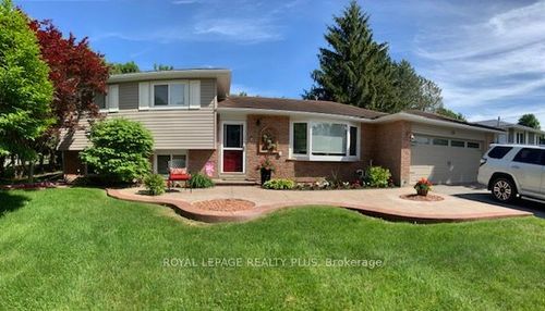 26 Larry Street, Caledon, ON, L7C1K8 | Card Image