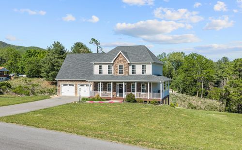 250 Thornblade Way, Blue Ridge, VA, 24064-1855 | Card Image
