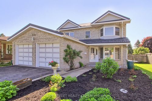 316 Biehn Dr, Kitchener, ON, N2R1C7 | Card Image