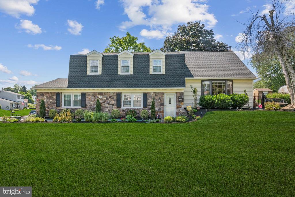 Chapel Dr, Southampton, PA 18966