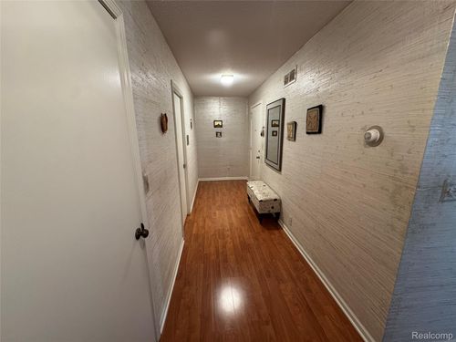 apt-101-24100 Wildbrook Ct, Southfield, MI, 48034-1316 | Card Image