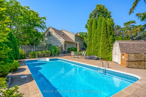 9 Navy Hall Cir, Niagara on the Lake, ON, L0S1J0 | Card Image