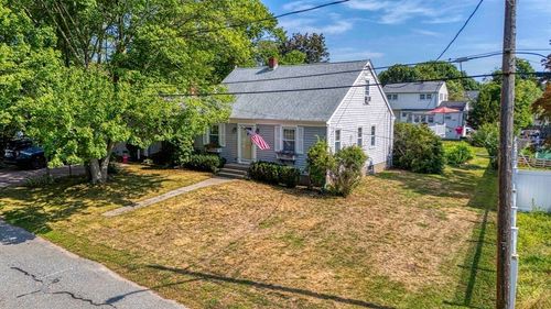 132 Jackson Ave, Somerset, MA, 02725-1900 | Card Image