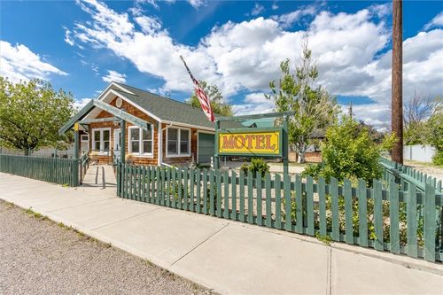 308 E Wheeler St, Winnett, MT, 59087 | Card Image