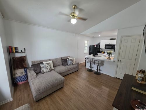 310-4803 Hamilton Wolfe, San Antonio, TX, 78240 | Card Image