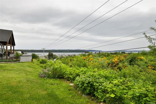 570 Venture Pl, Port McNeill, BC, V0N2R0 | Card Image