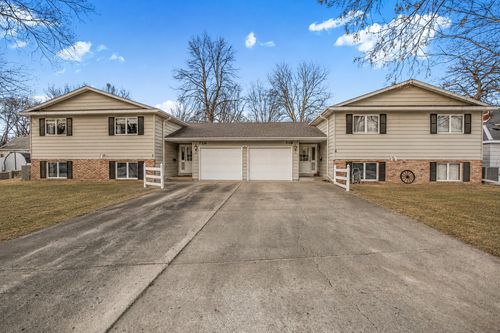 726 Hassan St Se, Hutchinson, MN, 55350-3212 | Card Image