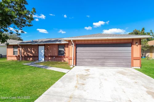 647 Pampas St Nw, PALM BAY, FL, 32907-8235 | Card Image