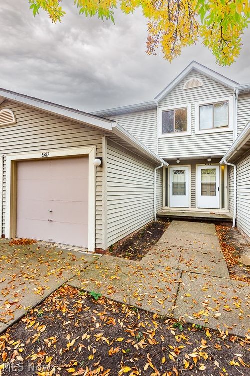 d-5587 Suncrest Court, Parma, OH, 44134 | Card Image