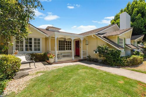 3052 Bostonian, Los Alamitos, CA, 90720 | Card Image