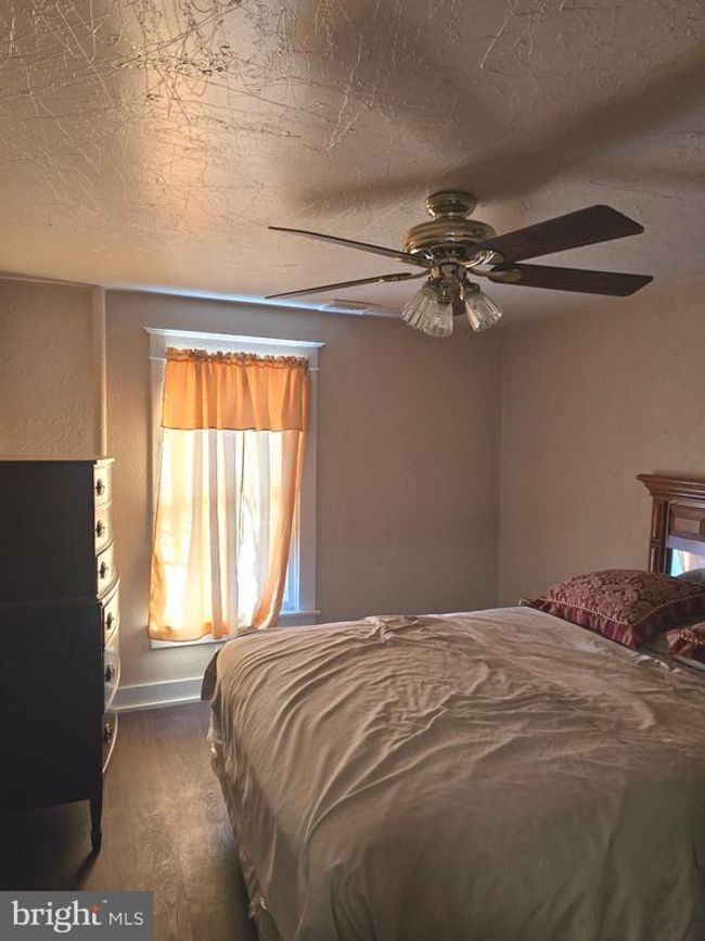 338 East Ave, House other with 4 bedrooms, 2 bathrooms and null parking in MOUNT CARMEL PA | Image 12